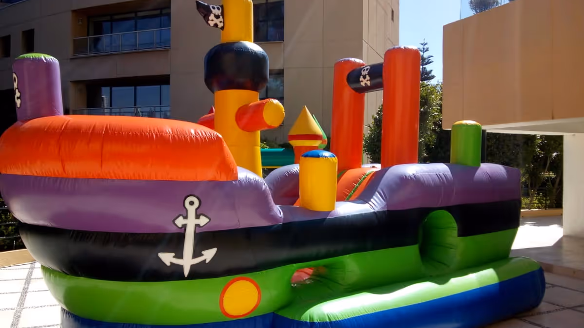 Barco Pirata instalado en evento exterior
