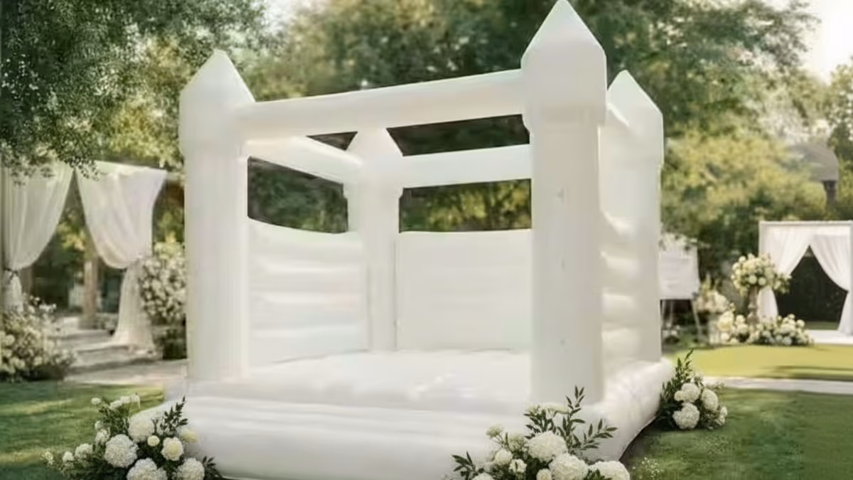 Castillo Blanco inflable para eventos elegantes CDMX