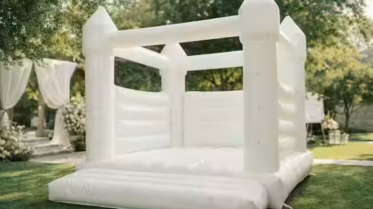 Castillo princesas inflable decoración rosa y morado