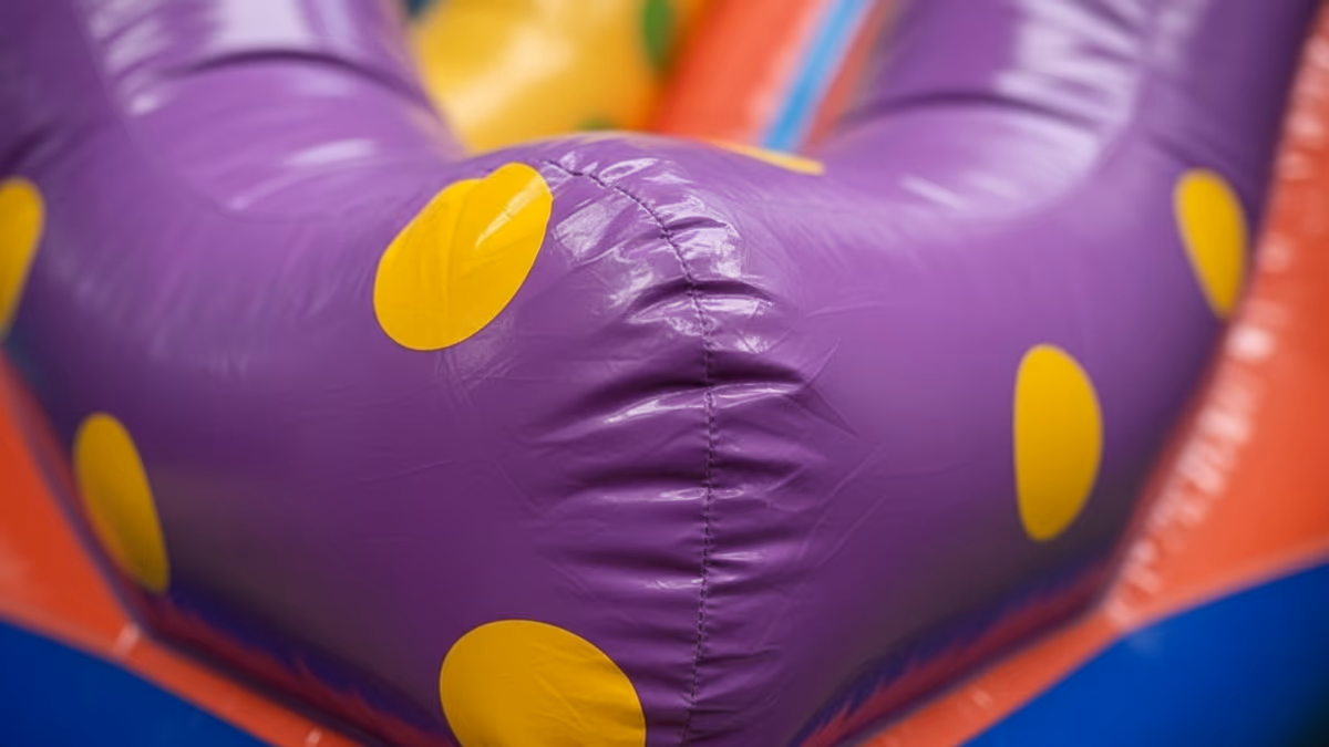 Paquete infantil con gusanitos y mesas