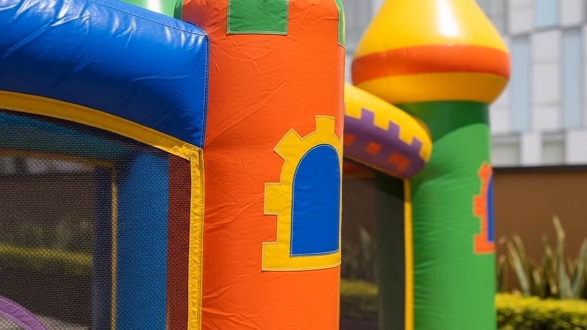 Mini Castillo inflable en bautizo fiesta familiar